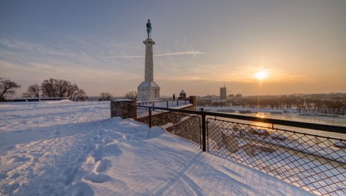 ЕВО КАДА СНЕГ СТИЖЕ У НИЖЕ ПРЕДЕЛЕ: Најновија временска прогноза за Србију