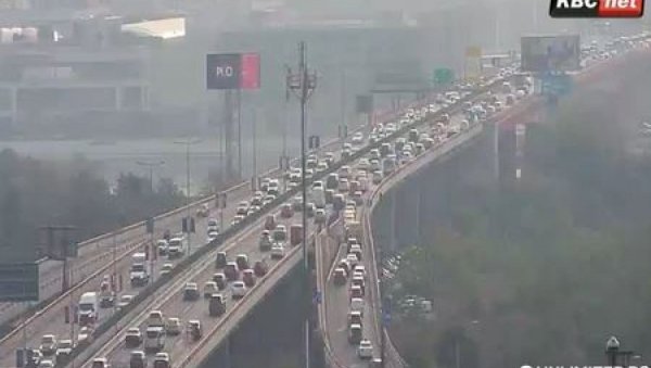 ОГРОМНЕ ГУЖВЕ У БЕОГРАДУ: Застоји и саобраћајне гужве овог јутра у свим деловима престонице