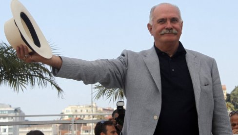 ПАТРИЈАРХ КИРИЛ ОДЛИКОВАО НИКИТУ МИХАЛКОВА: Сматрам да је прикладно да вам доделим Орден славе и части I степена