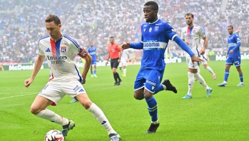 ŠOK! Nemanja Matić ostao bez kluba!