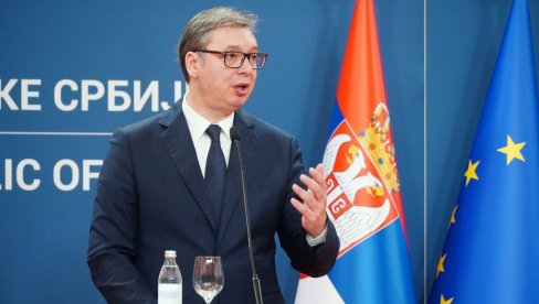 OGLASIO SE VUČIĆ: Nadam se da će vakcina protiv raka do kraja sledeće godine biti dostupna našim građanima (VIDEO) OGLASIO SE VUČIĆ: Nadam se da će vakcina protiv raka do kraja sledeće godine biti dostupna našim građanima (VIDEO)