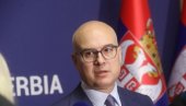 PROPUŠTENA ŠANSA DA SE RASPRAVLJA O BUDŽETU Premijer Vučević: Miroslav Aleksić je čupao mikrofone, nisam video pijetet prema žrtvama!