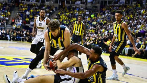 PRENOS, FENERBAHČE - PARTIZAN: Šta se ovo događa u Areni?!
