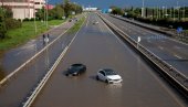 ХАОС У БАРСЕЛОНИ, ЕКСТРЕМНА ОПАСНОСТ: Катастрофалне поплаве затвориле улице и школе! (ФОТО/ВИДЕО)