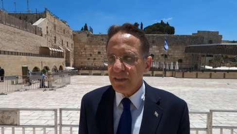 ЦУРЕ ИЗРАЕЛСКЕ ТАЈНЕ ИНФОРМАЦИЈЕ? Приведен шеф Нетанјахуовог кабинета због ометања истраге