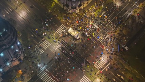 SNIMCI IZ VAZDUHA POKAZALI SVE: Koliko je zapravo ljudi na protestu u Nemanjinoj (FOTO)