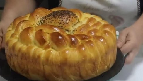 USKRŠNJA POGAČA KOJA SIJA KAO DUKAT: Pekarski trik za onaj savršen, staklasti sjaj