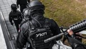 У ТОКУ ВЕЛИКА АКЦИЈА ХАПШЕЊА: УКП са специјалцима САЈ-а на више од 30 локација У ТОКУ ВЕЛИКА АКЦИЈА ХАПШЕЊА: УКП са специјалцима САЈ-а на више од 30 локација