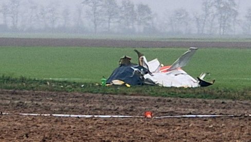 LET KAO ROĐENDANSKI POKLON: Troje ljudi poginulo u padu aviona u Sloveniji (FOTO)