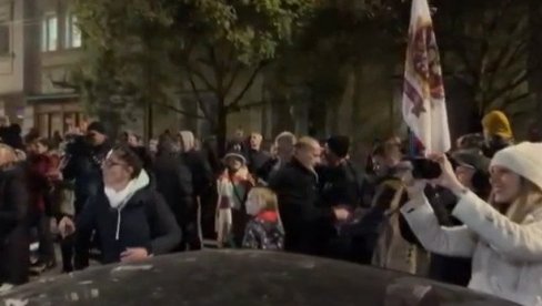 ZLOUPOTREBA DECE U VALJEVU: Lažni ekolog Branko Ivković ponovo gura najmlađe u prve redove? (VIDEO)