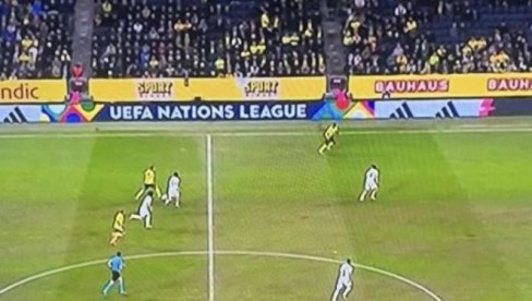 UEFA SE CRVENI OD STIDA! Ovo što je VAR uradio je skandal svetskih razmera (VIDEO)