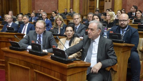 Osnovno sredstvo opozicionog delovanja je LAŽ