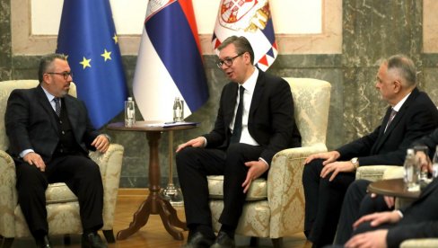 VELIKA SVETKOVINA SRPSKOG SPORTA: Predsednik Aleksandar Vučić priredio prijem za predsednike FIVB i CEV i delegaciju OSS (FOTO)