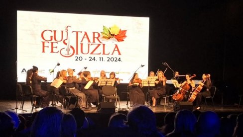 „AMOROZO“ NA FESTIVALU U TUZLI: Leskovački kamerni orkestar oduševio publiku