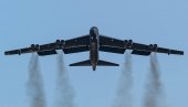 AMERIČKI  B-52 POSLAO SIGNAL IRANU: USS Hari S. Truman se takođe vratio na Crveno more