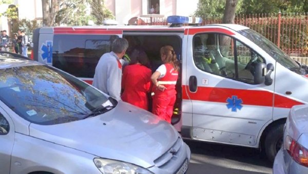 НАСТРАДАО МУШКАРАЦ: Судар воза и аутомобила од Футога према Бачком Петровцу НАСТРАДАО МУШКАРАЦ: Судар воза и аутомобила од Футога према Бачком Петровцу