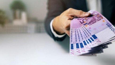 ОВАЈ ЧОВЕК ЗАРАЂУЈЕ 100.000 EVRA месечно НА ЛАК НАЧИН! Буквално може свако да ради, а не треба вам ни неко посебно знање