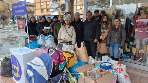 ХУМАНИТАРНА АКЦИЈА ЗА ДЕЦУ KОРИСНИKА НАРОДНЕ KУХИЊЕ У ЋУПРИЈИ: Сакупљене играчке, одећа, обућа и друге потрепштине