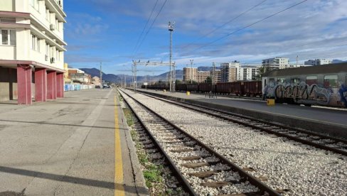 ТЕШКА НЕСРЕЋА КОД ВАЉЕВА: Воз за Бар згазио особу на прузи