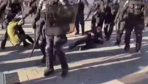 OVAKO JE NEŽNA POLICIJA U FRANCUSKOJ: Ne dao Bog nekome da provaljuje u institucije (VIDEO)