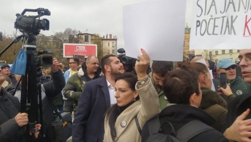 НАРОД ЈЕ ВИДЕО КО ГОВОРИ ИСТИНУ Вучић о протестима опозиције: Не можете на силу да радите нешто - то људи виде