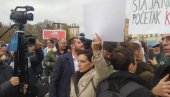 НАРОД ЈЕ ВИДЕО КО ГОВОРИ ИСТИНУ Вучић о протестима опозиције: Не можете на силу да радите нешто - то људи виде