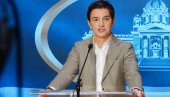 СРБИЈА МОРА ДА КАЖЕ - ДОСТА Брнабићева: Не могу блокадери да таргетирају и нападају наше докторе, декане, професоре