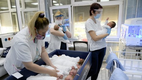 KOD OSAM BEBA OTKRIVENA SMA: Neonatalni skrining na spinalnu mišićnu distrofiju KOD OSAM BEBA OTKRIVENA SMA: Neonatalni skrining na spinalnu mišićnu distrofiju