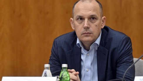 DANAS SMO NAŽALOST SVEDOCI DA SE NAŠ NAROD PROTERUJE SA NJIHOVIH OGNJIŠTA Lončar: Doktor Elek jedan je od naših najuglednijih dečjih hirurga