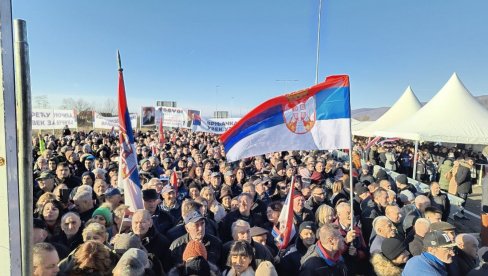 OVA SAOBRAĆAJNICA NAM SPAJA ISTOK I ZAPAD Vučić: Doneće nove investicije