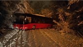 PROKLIZAO AUTOBUS U MALOJ MOŠTANICI: Drama u beogradskom naselju, u Mirijevu kolaps