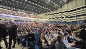 LAŽNI STUDENTI POKUŠALI DA NAPRAVE INCIDENT NA TRIBINI U SAVA CENTRU: Isplivala prepiska koja sve dokazuje (FOTO)