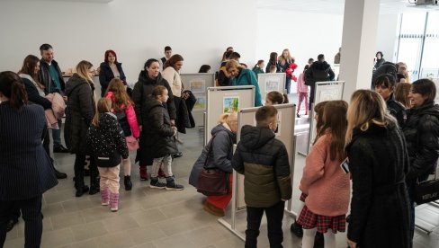 STVARAJU PUNOG SRCA: Mališani Loznice puni ljubavi za  svoj kraju