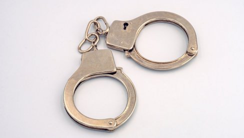 СА ПАРЦЕЛЕ ОДНЕО 400 КИЛОГРАМА КУПУСА: Полиција у бечеју ухапсила Р.Л. (33) осумњиченог за више кривичних дела