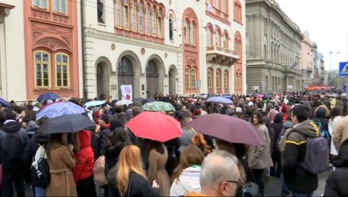 IZA PROTESTA LOGISTIČKI STOJE PROFESORI IZ PROGLASA, KAO I IZ NEVLADINE ORGANIZACIJE CEPRIS Profesor Petrov: To je tvrdo jezgro!