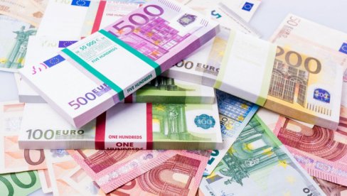 НЕЋЕ ЗНАТИ ГДЕ ДА ГА СТАВЕ: Ова 4 знака добијају новац као из рукава, тврди познати астролог