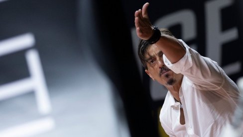 КОШАРКАШКИ СВЕТ ГЛЕДА И НЕ ВЕРУЈЕ: Ево шта је урадио газда Панатинаикоса, ово се не памти у спорту! (ВИДЕО)