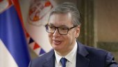 VUČIĆ ČESTITAO BOŽIĆ: Inspiriše nas da otvorimo svoja srca, pronađemo snagu jedni u drugima i zajedno gradimo bolju budućnost