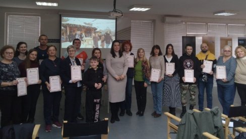 URUČENE DIPLOME POLAZNICIMA: U kraljevačkoj biblioteci završen besplatni kurs ruskog jezika