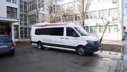 ZA BOLJI PREVOZ GRAĐANA: Opština Žitište uz pomoć Ministarstva za brigu o selu kupila minibus