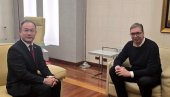 ВУЧИЋ РАЗГОВАРАО СА АМБАСАДОРОМ КИНЕ: Посебно смо поносни на нову линију Београд-Шангај, упознао сам га и са санкцијама против НИС-а