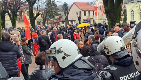 ДЕБЕЛИ ДОСИЈЕИ МЕЂУ ТАЈНИМ СПИСИМА: Поражавајуће -Национална безбедност Црне Горе поверена сумњивим људима