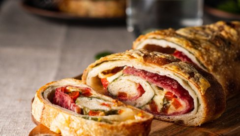 RECEPT ZA SLANI ROLAT: Ukusna kombinacija pršute i sira