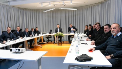 Pravi fijasko u Sazonovoj 83! Do ponora ili trona, odgovori već dolaze