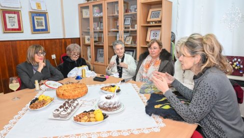 MAJA GOJKOVIĆ U INĐIJI POSETILA UDRUŽENJE „ETNODOM GOROCVET“: Za rukotvorine stiglo priznanje „Najbolje iz Vojvodine“