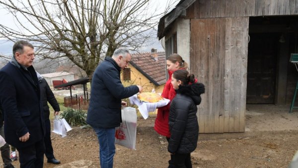 ОЧЕКУЈЕМ ДА СРПСКА ЛИСТА ОСВОЈИ СВИХ 10 МАНДАТА Елек: То је једини начин за опстанак Срба на КиМ