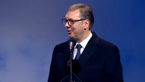 ZAŠTO POKRET? Vučić: Da nismo napravili pokret, ne bismo imali profesora Macuta, ni ovog dečaka sa svim desetkama