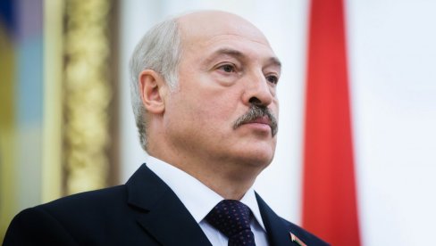 ОДМАХ НАКОН ПОБЕДЕ НА ИЗБОРИМА: Лукашенко потписао указ о спровођењу патриотског васпитања у војсци