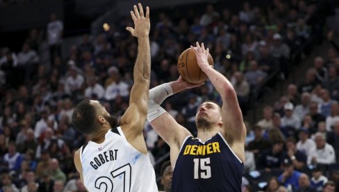 КАД ВИДИ ЈОКИЋА НИЈЕ МУ ДОБРО: Најбољи дефанзивац лиге нема одговор за троструког МВП-а