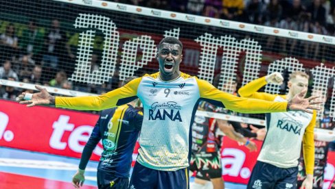 DELUJE DA ĆE SE ULOŽENI NOVAC ISPLATITI: Skupo plaćene zvezde domaćina su otvorile sezonu u stilu DELUJE DA ĆE SE ULOŽENI NOVAC ISPLATITI: Skupo plaćene zvezde domaćina su otvorile sezonu u stilu